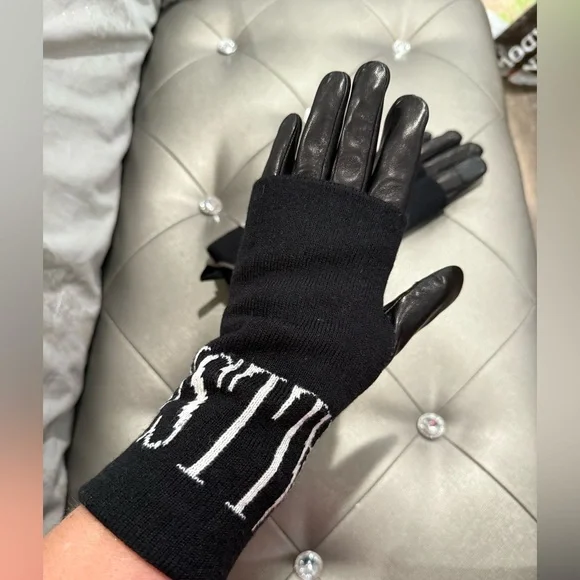 Sold
AllSaints Black and White Knit Leather Gloves - Picture 5 of 5